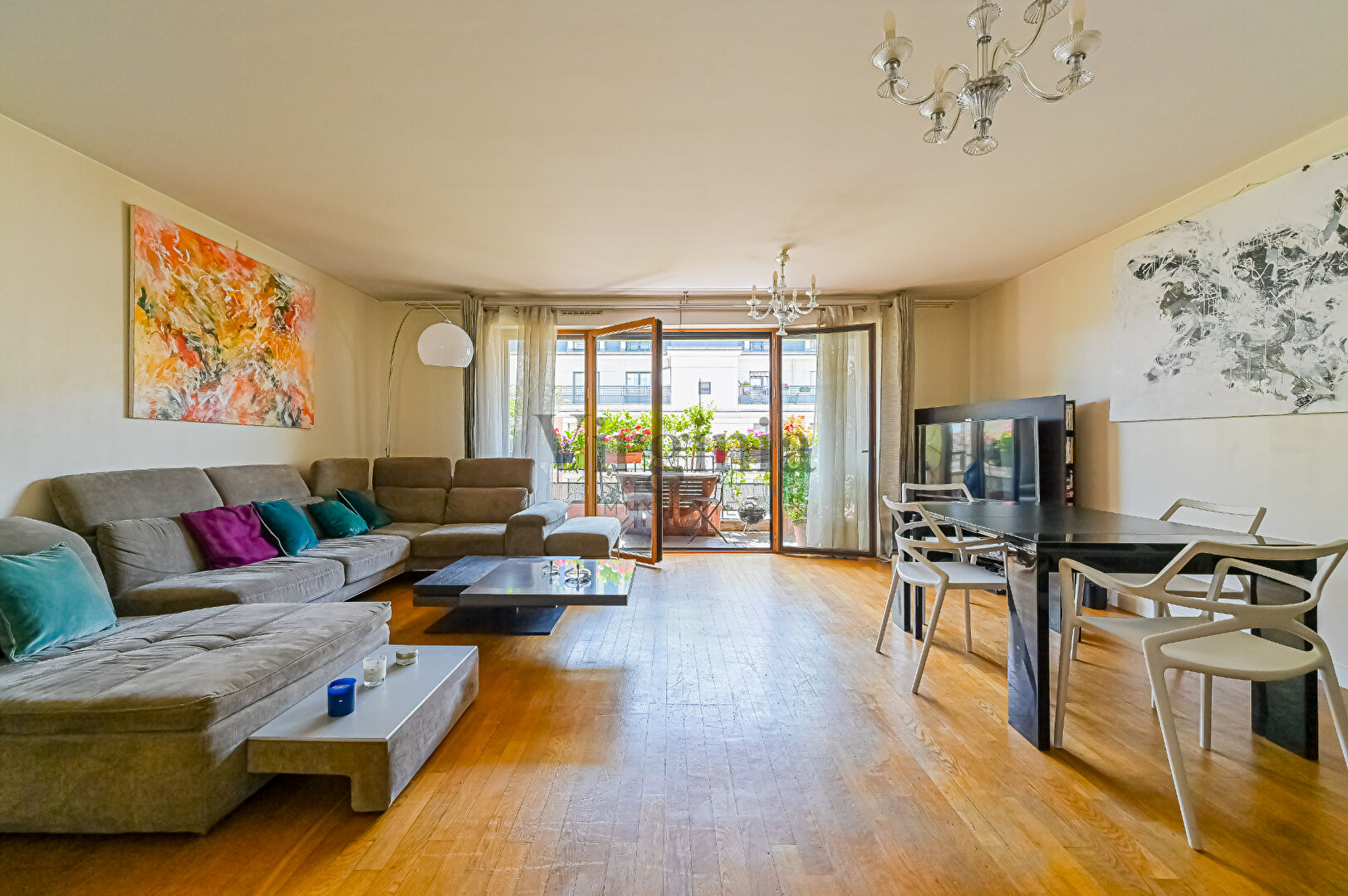 Appartement · 5 pièces · 120,7 m² — photo 2 sur 13