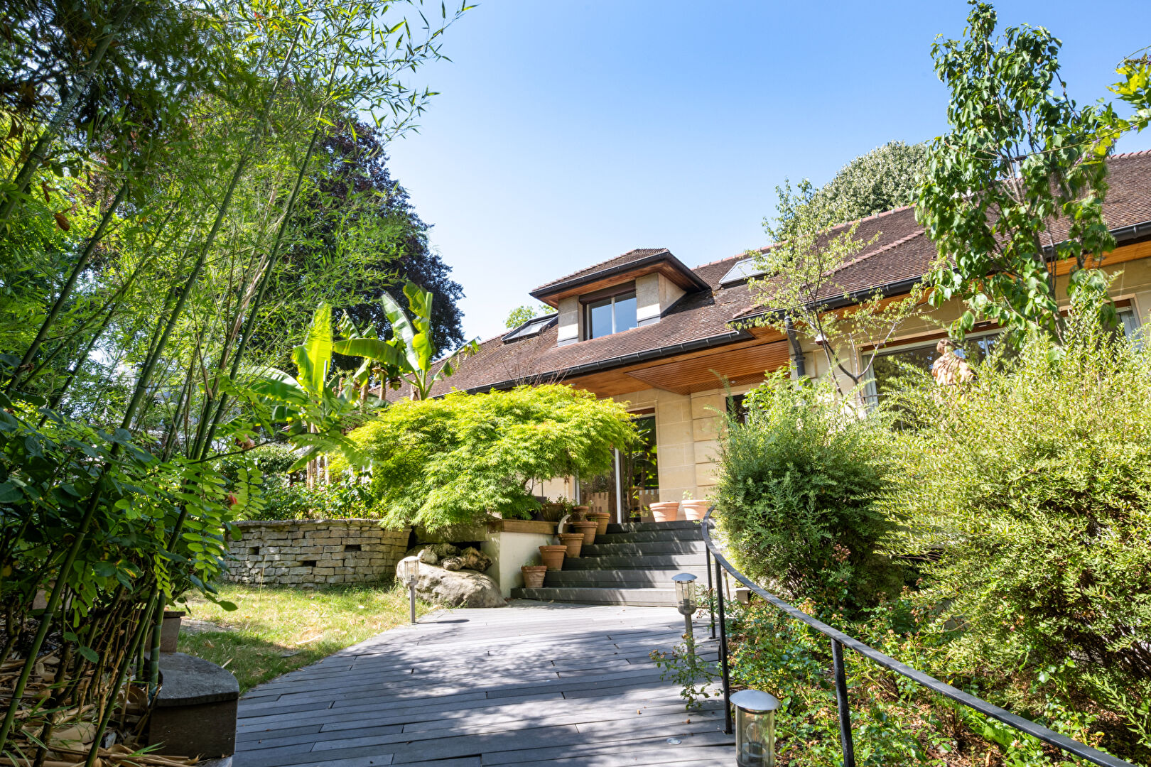 Maison · 7 pièces · 363,6 m² — photo 1 sur 14