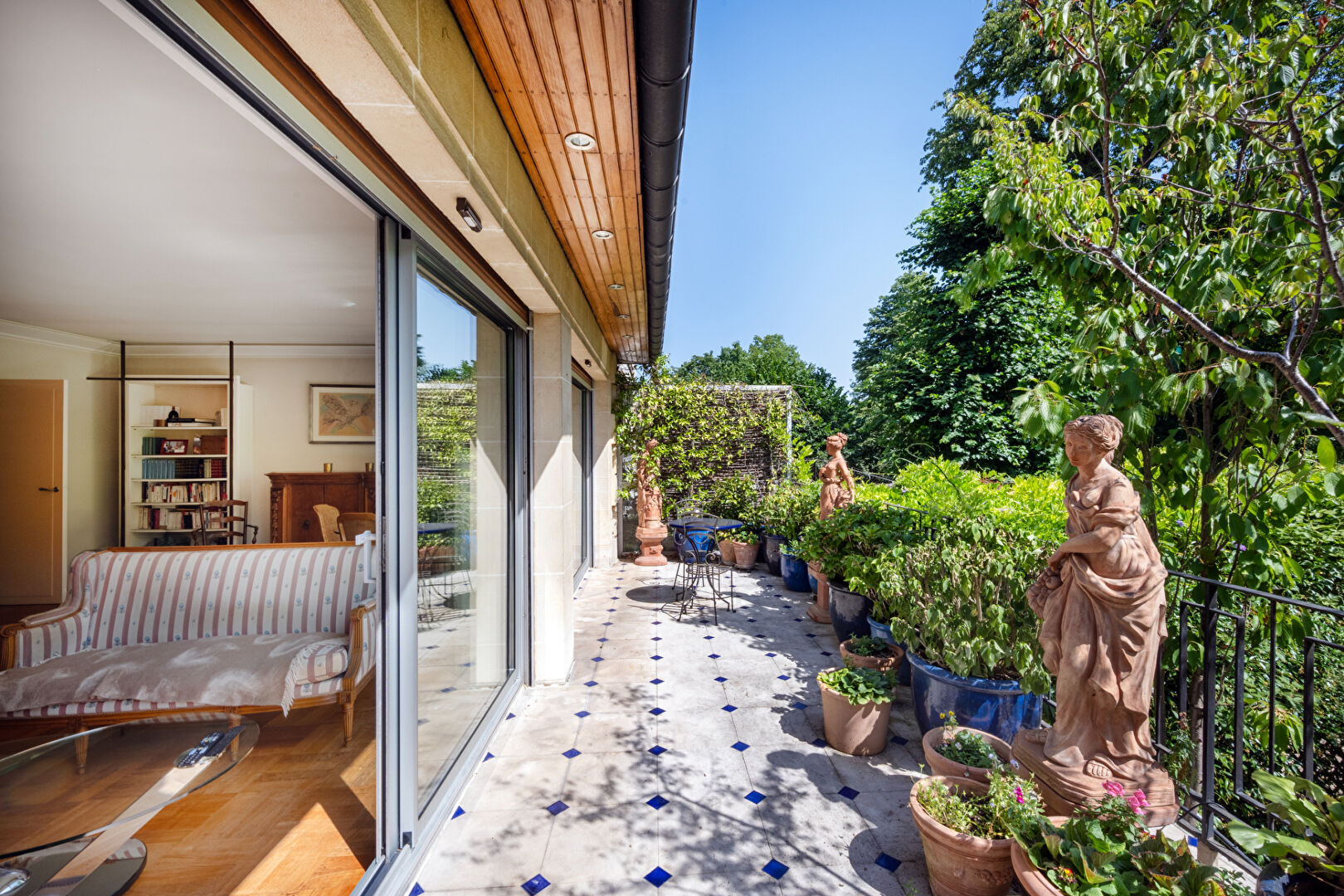 Maison · 7 pièces · 363,6 m² — photo 3 sur 14