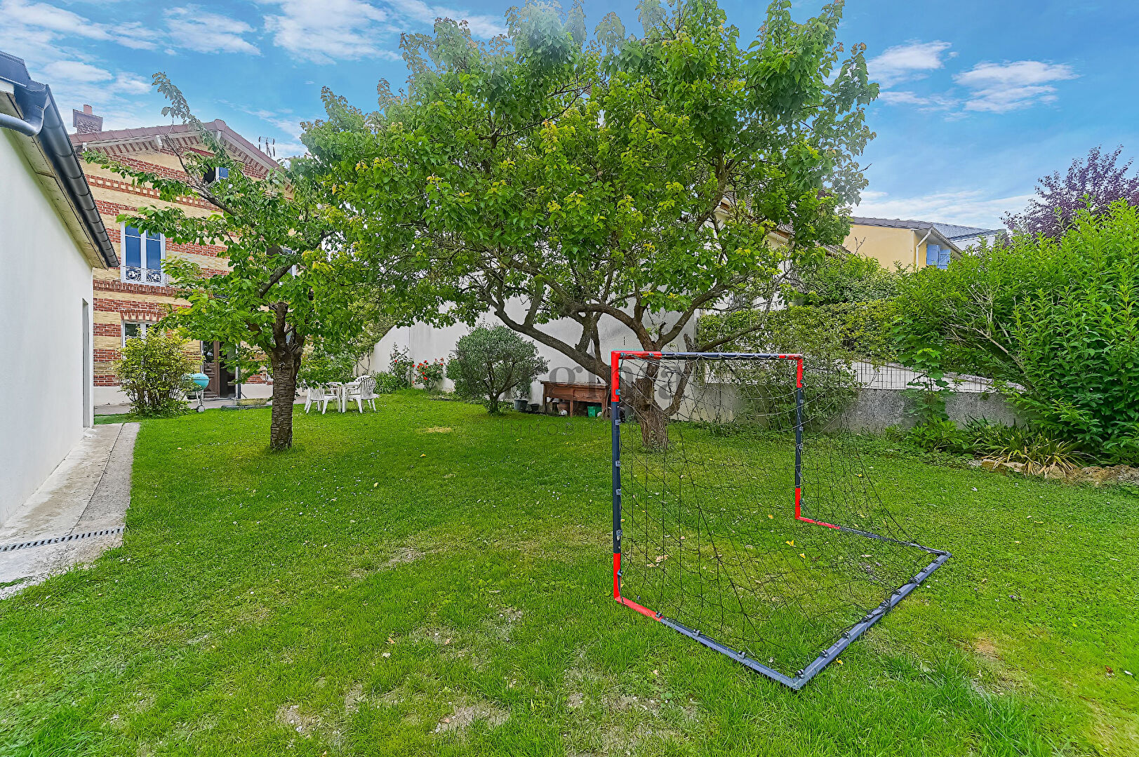 Maison · 6 pièces · 142,6 m² — photo 2 sur 15