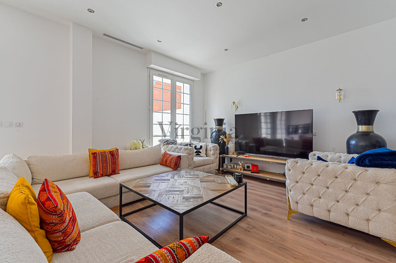 Maison · 8 pièces · 230 m² — photo 3 sur 11