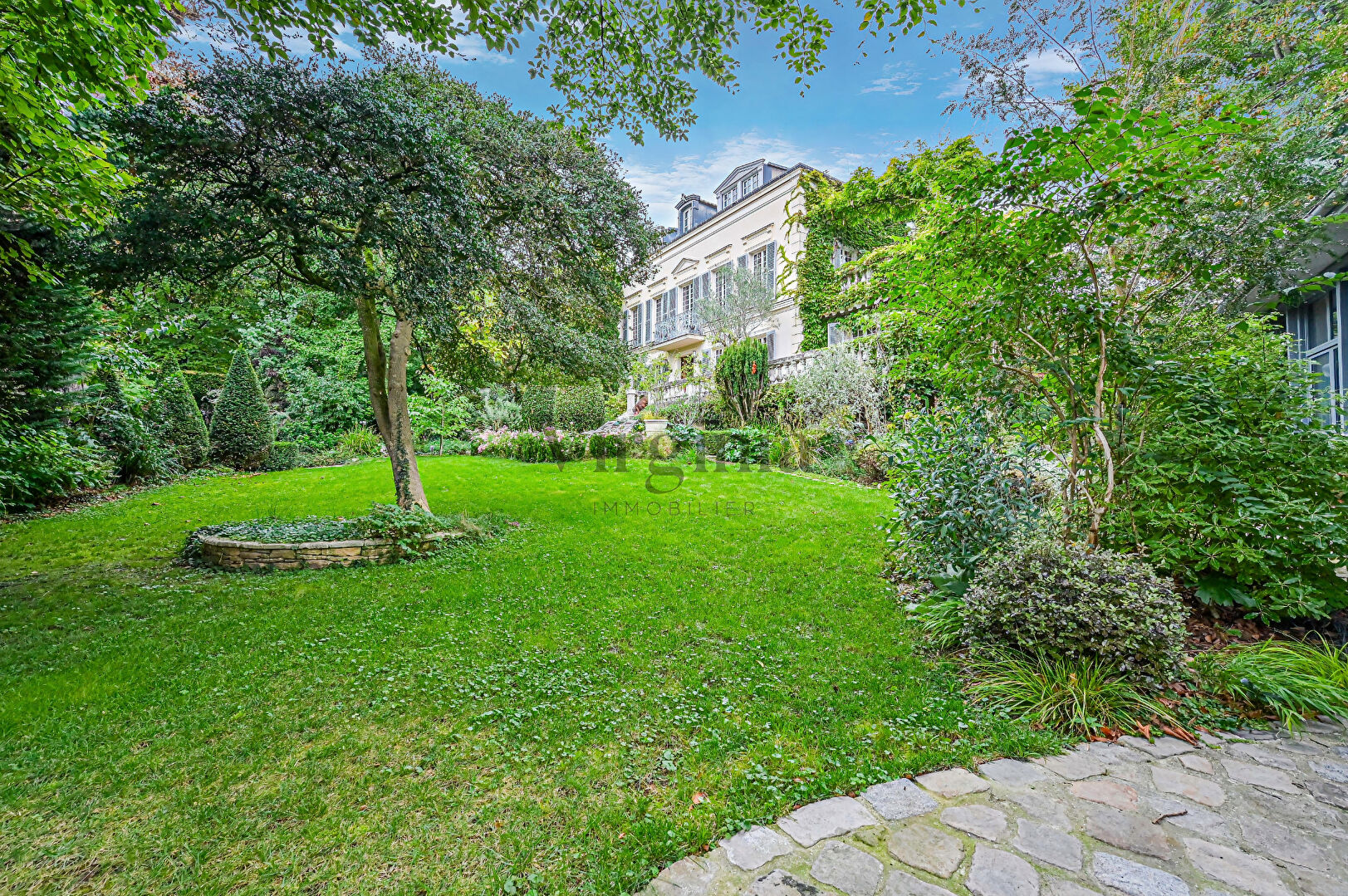 Maison · 10 pièces · 200 m² — photo 14 sur 15