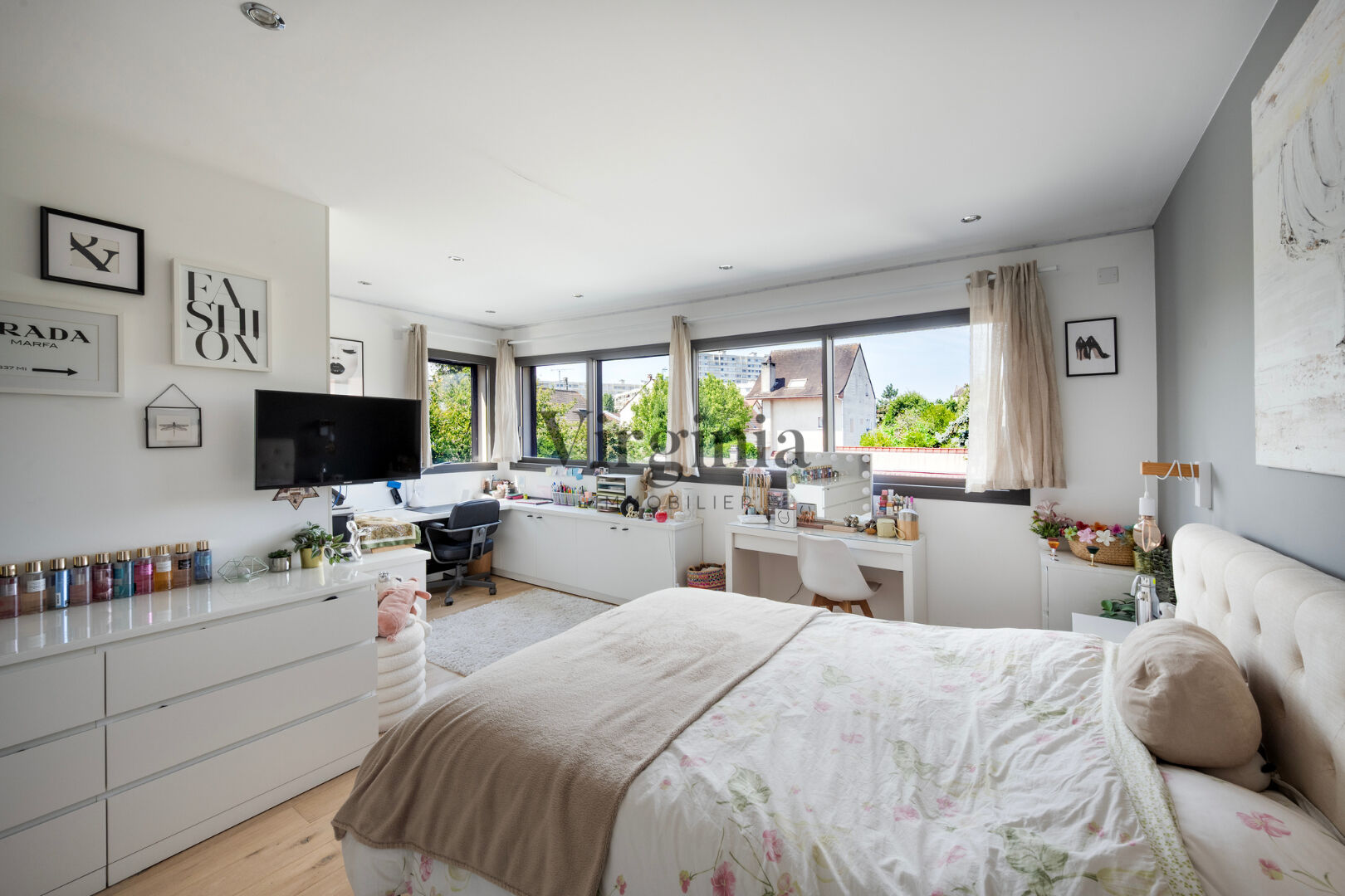 Maison · 10 pièces · 220 m² — photo 15 sur 18