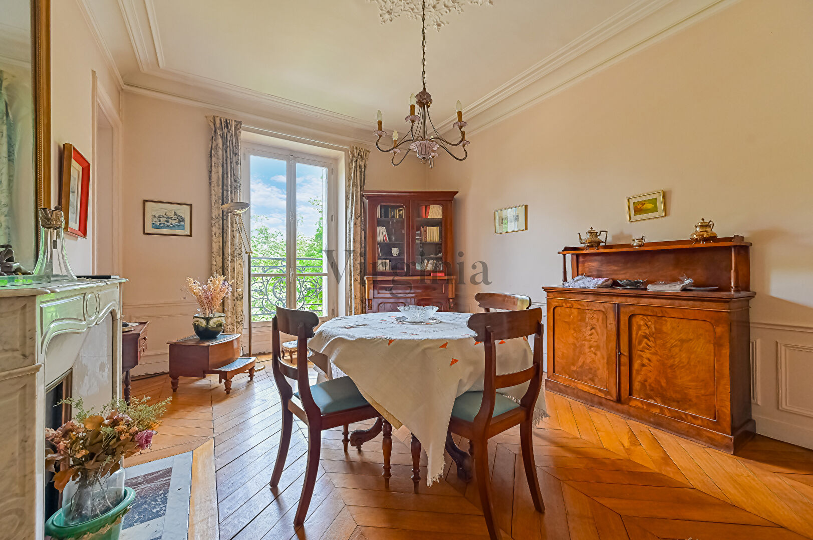 Appartement · 6 pièces · 151,9 m² — photo 2 sur 9