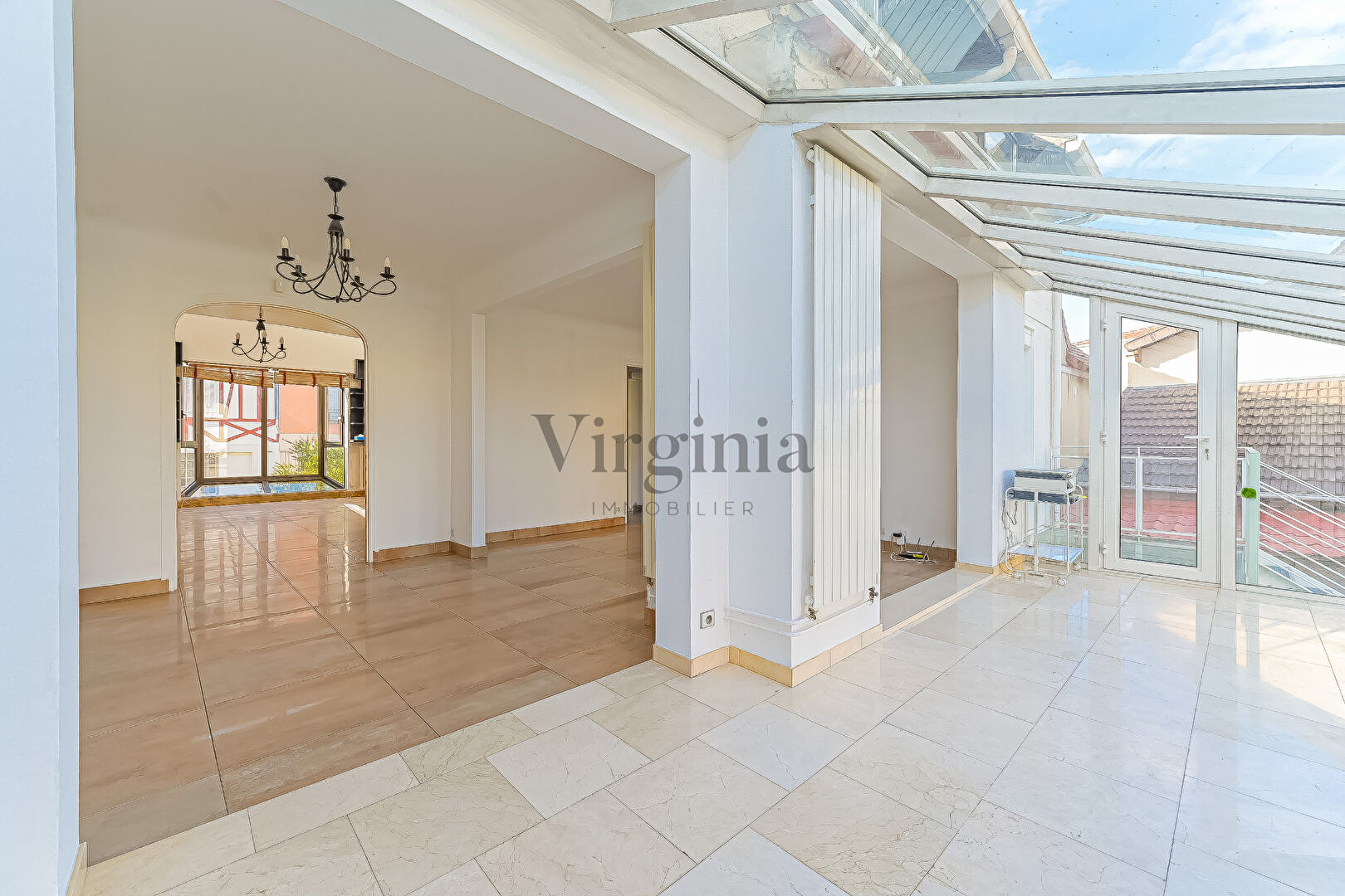 Maison · 8 pièces · 190,4 m² — photo 3 sur 13