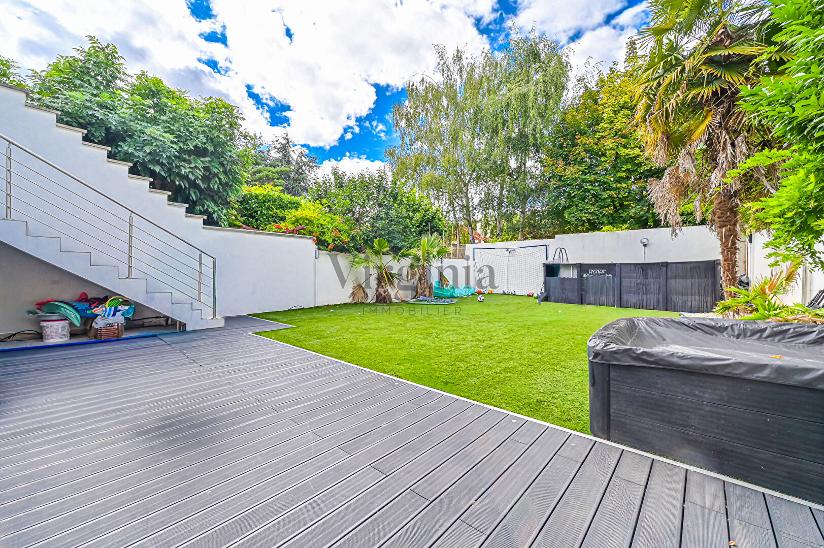 Maison · 8 pièces · 240 m² — photo 3 sur 10