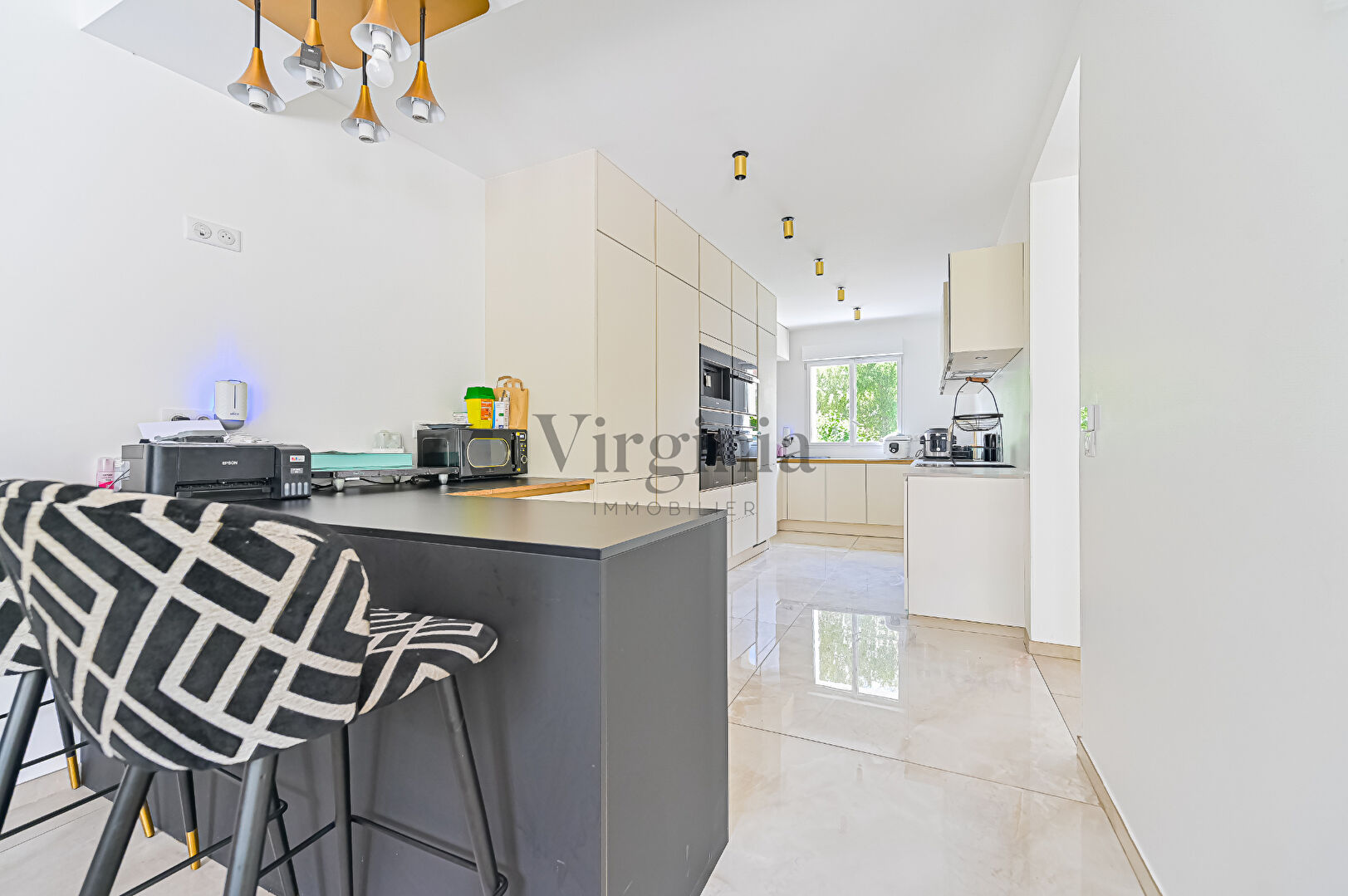 Maison · 8 pièces · 240 m² — photo 4 sur 10