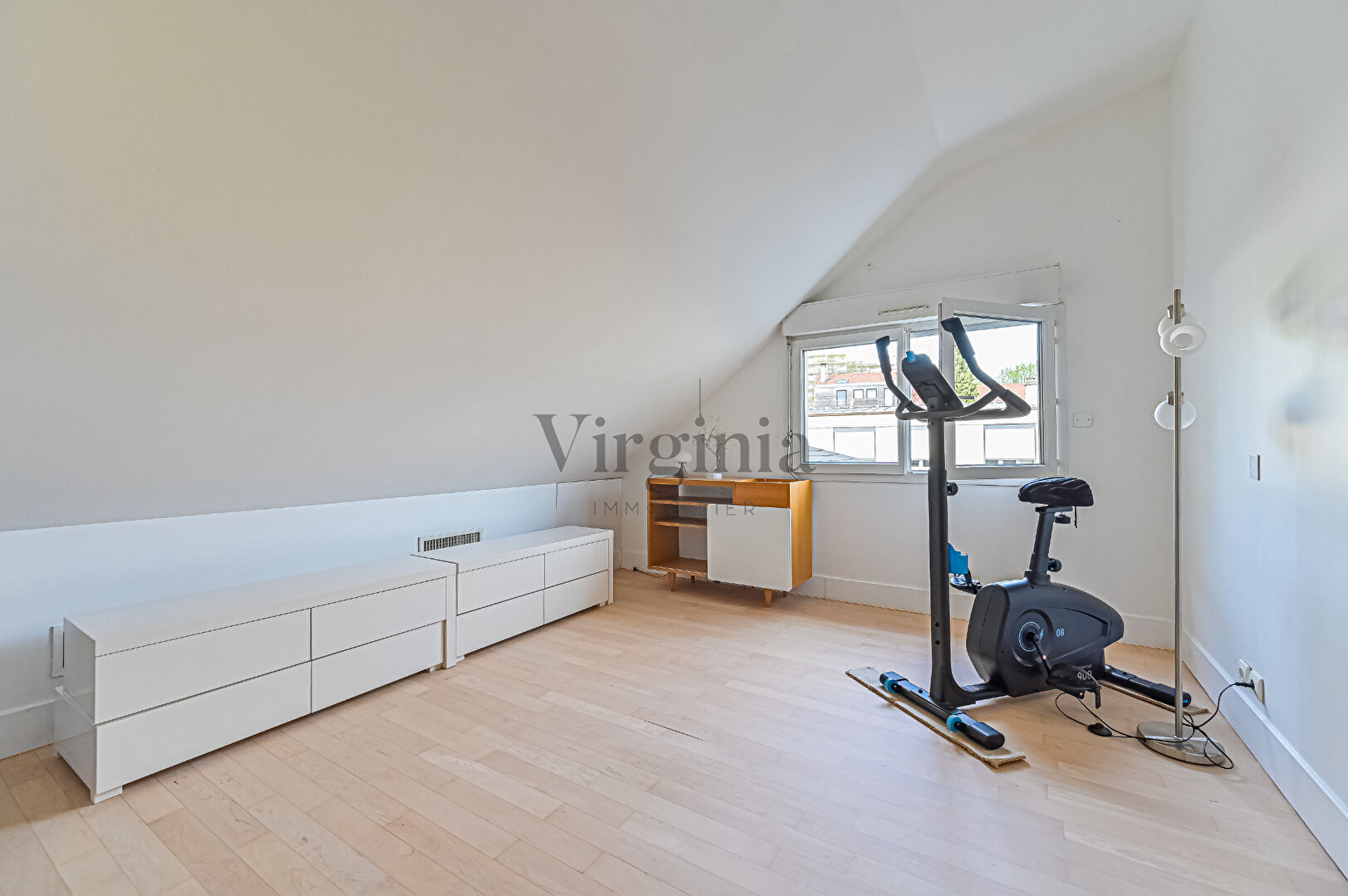Maison · 8 pièces · 263,4 m² — photo 12 sur 17