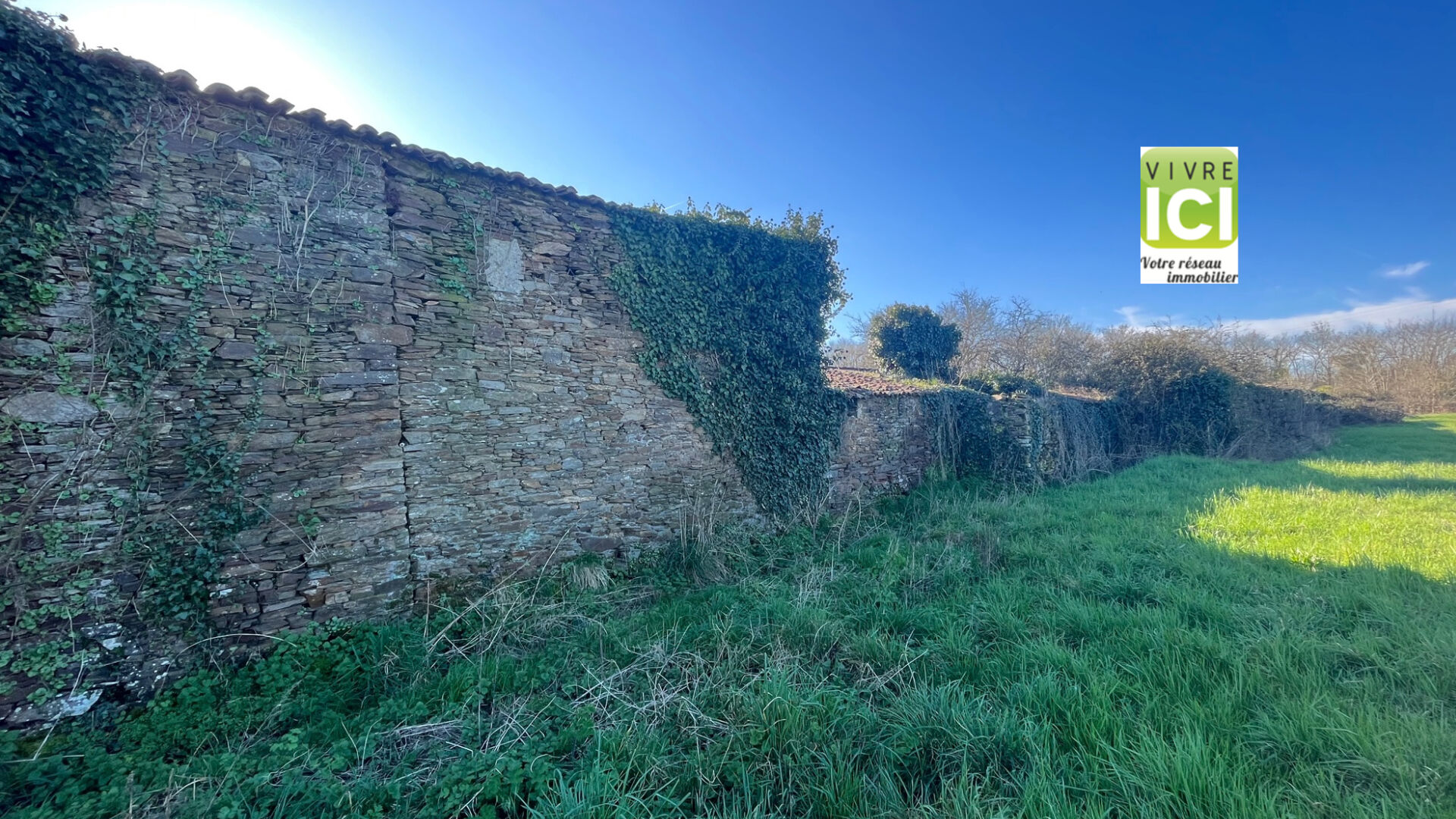 DEPENDANCE A RENOVER DIVATTE SUR LOIRE