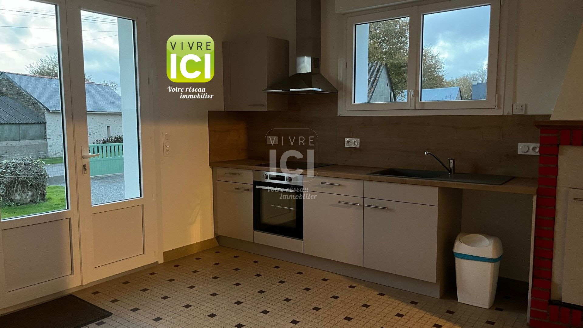 Photo Maison en location meublée à  La Chapelle Sur Erdre 4 pièce(s) 101 m2 image 2/6