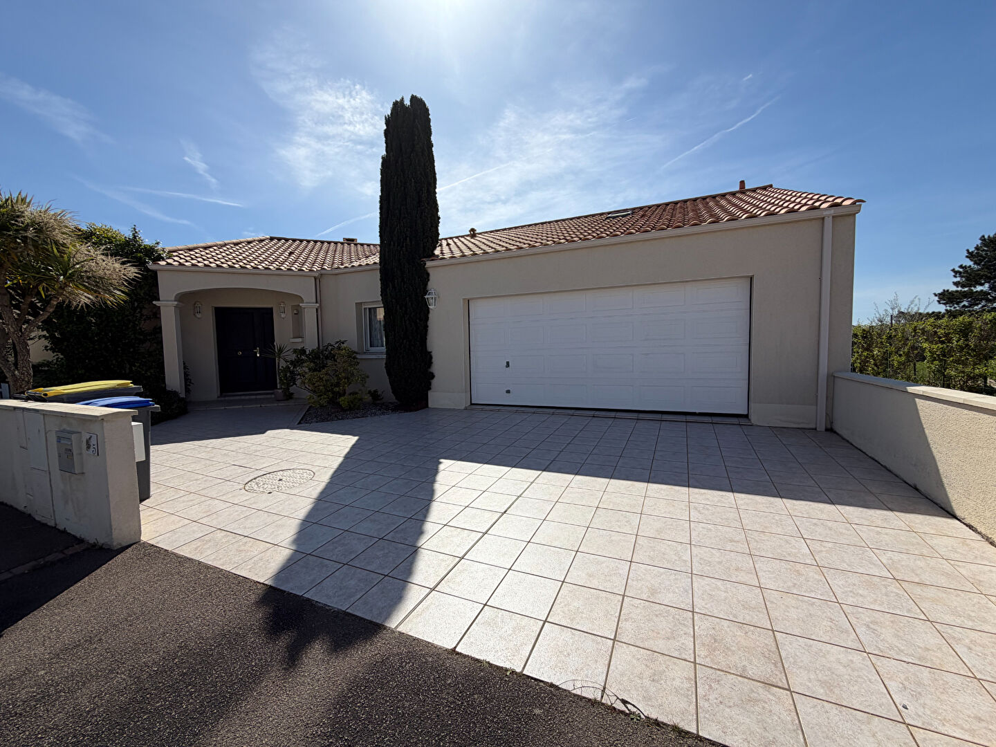 image
LES SABLES D'OLONNE - MAISON PLAIN PIED - 3 CHAMBRES - 157 M² - PISCINE