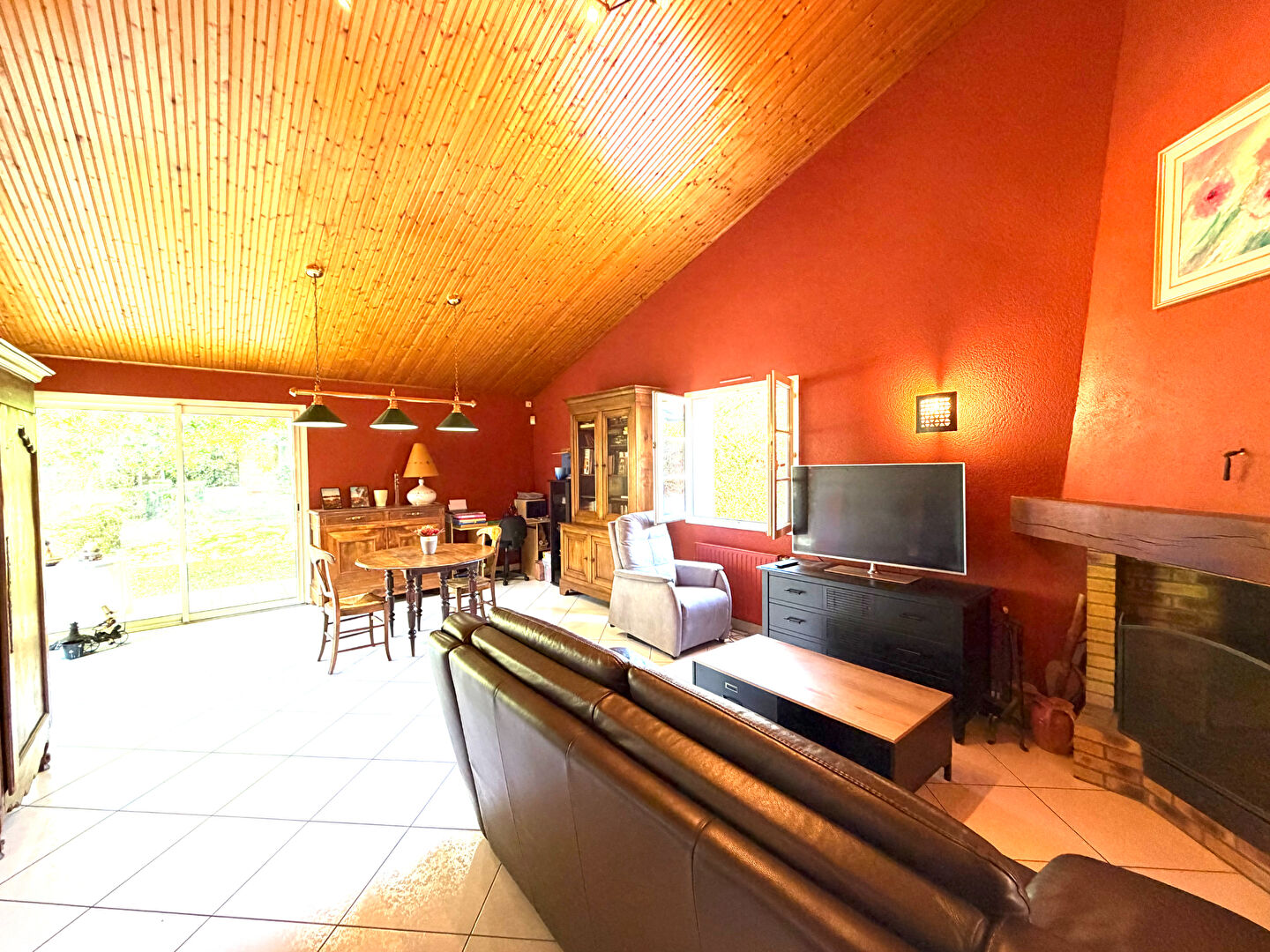 image
LA ROCHE SUR YON - MAISON DE PLAIN PIED - 4 CHAMBRES - 142 M²