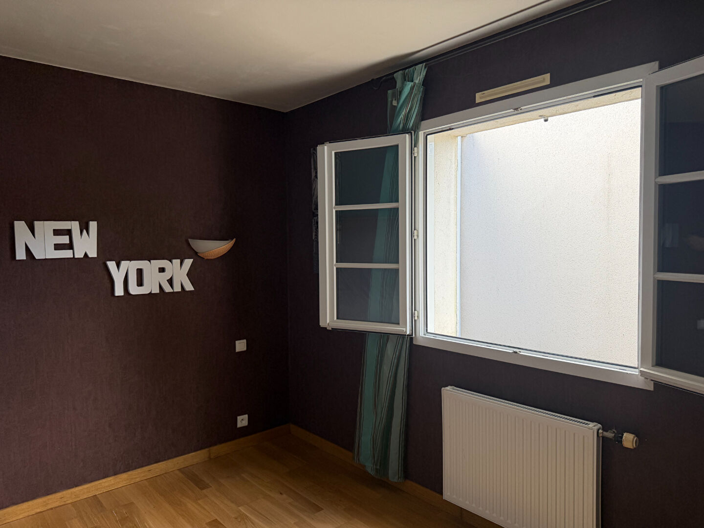 image
LA ROCHE SUR YON - MAISON DE PLAIN PIED - 4 CHAMBRES - 142 M²