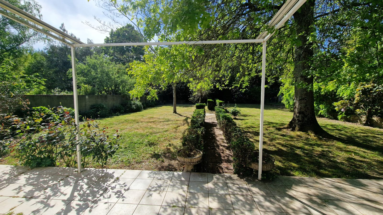 image
LA ROCHE SUR YON - MAISON DE PLAIN PIED - 4 CHAMBRES - 142 M²