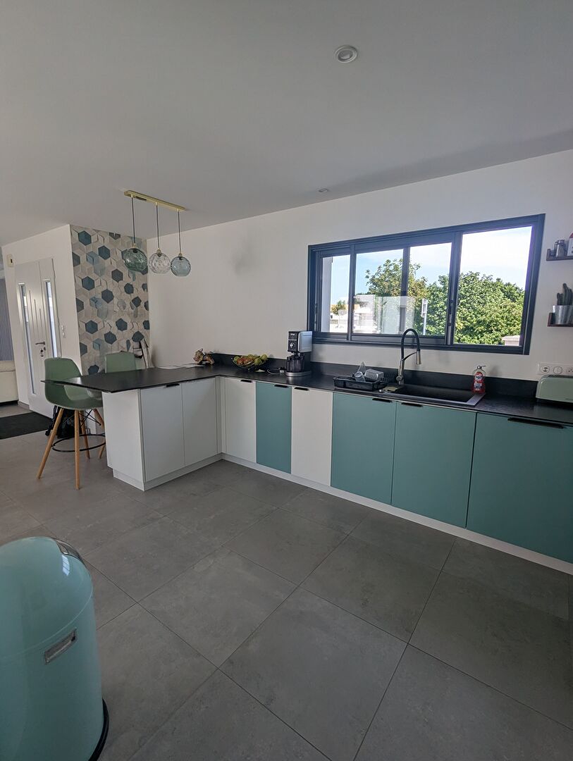 image 
POIROUX - MAISON - 3 CHAMBRES - 133 M²