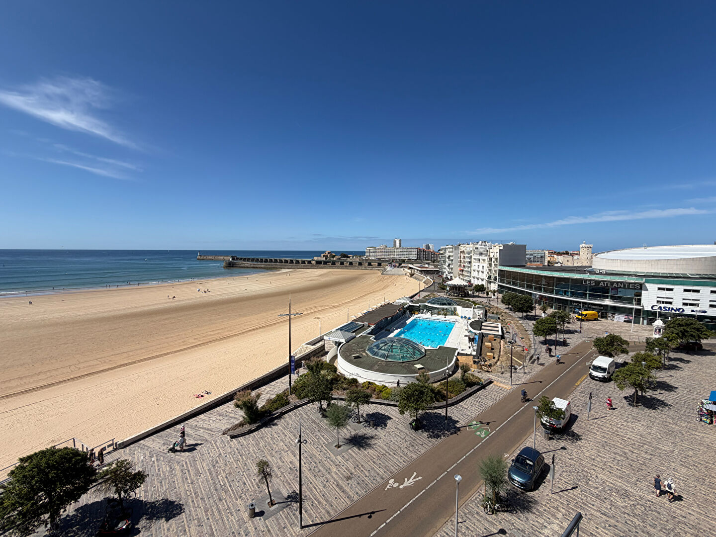 image
LES SABLES D'OLONNE - VUE MER - APPARTEMENT - 2 CHAMBRES - GARAGE