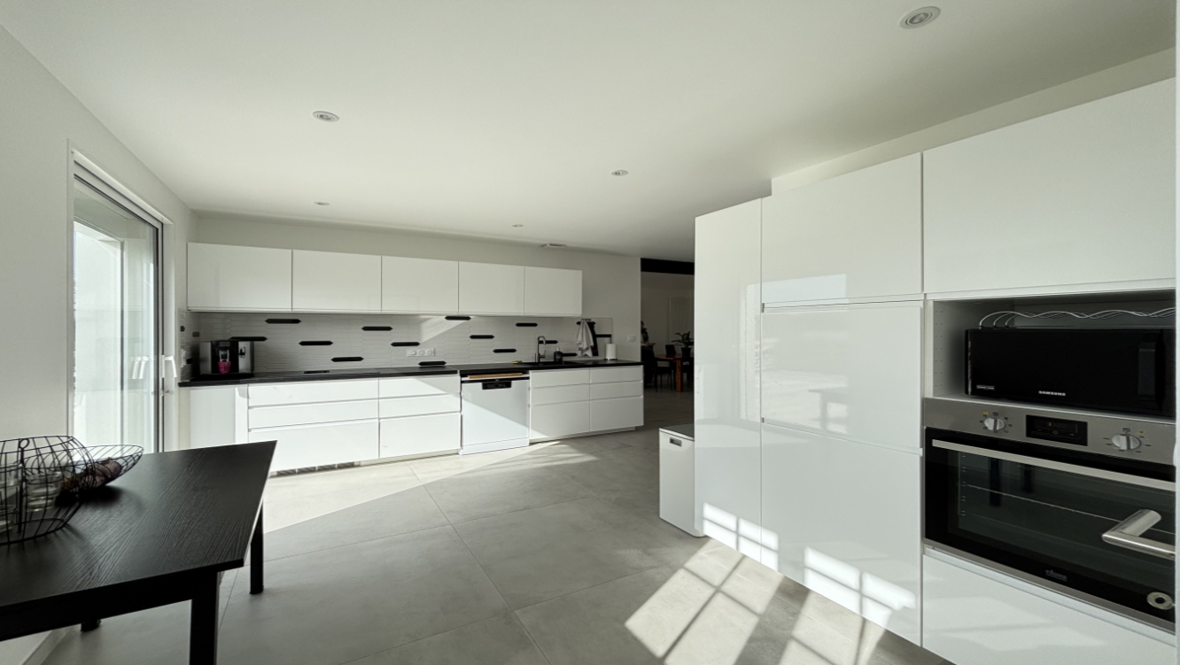 image
LA MOTHE ACHARD - MAISON FAMILIALE - 270 M² - 4 CHAMBRES