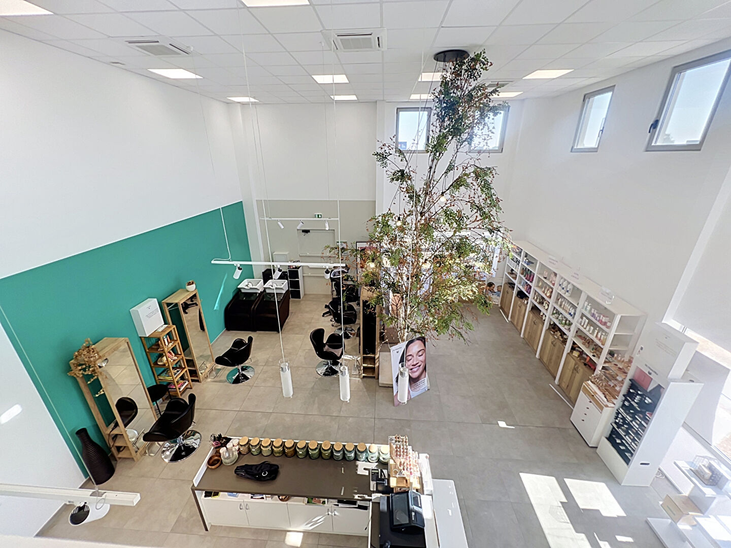 Fonds de commerce Salon de Coiffure Végétale Emplacement Premium ? Crêches-sur-Saône