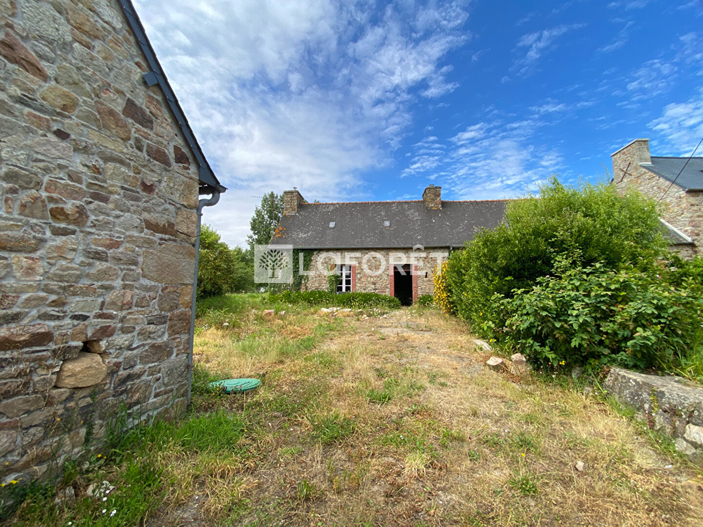 Maison à rénover PLOURIVO 1000 M² de terrain