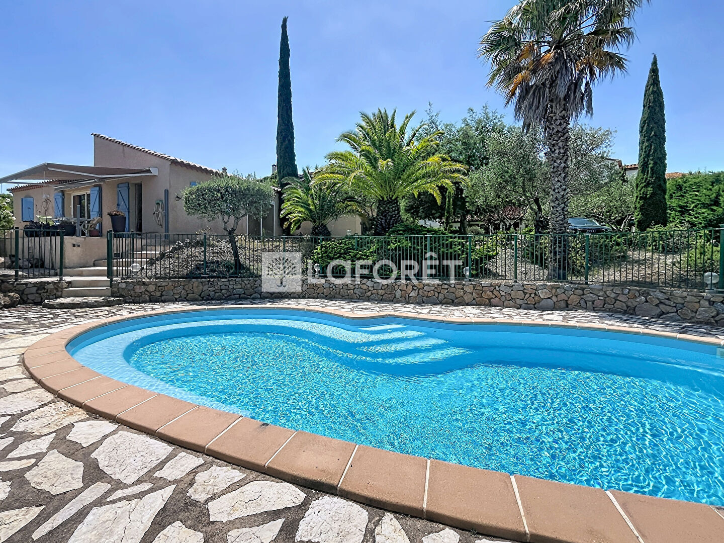 Maison Camélas 4 pièces avec piscine.