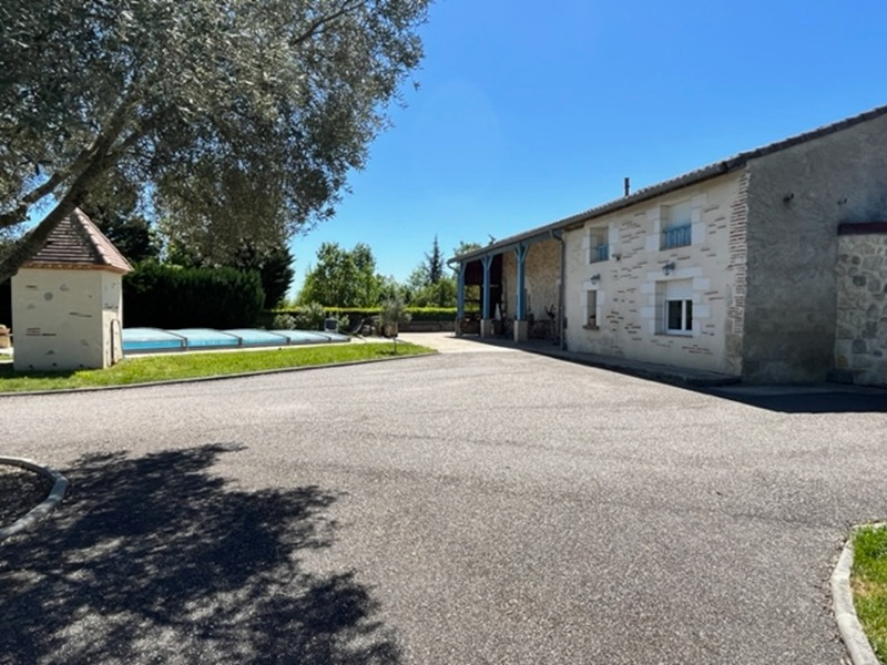 Photo Maison Damazan 7 pièce(s) 190 m2 image 1/6