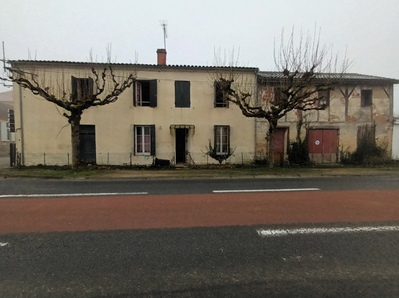 Spracieuse maison à rénover Clairac