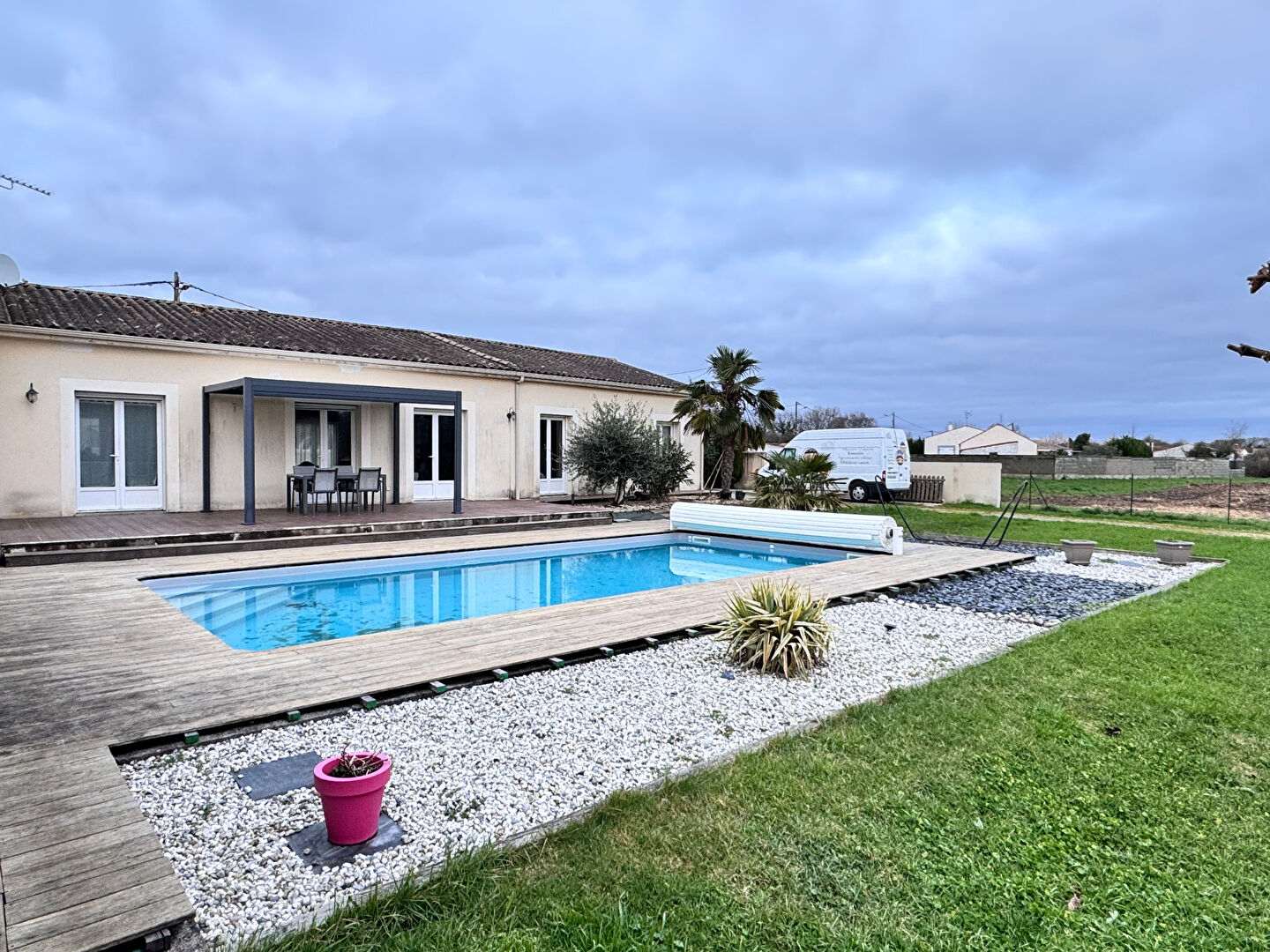 Agence immobilière de L'ADRESSE TONNAY-CHARENTE - L'Adresse Tonnay-Charente - Philippe BABIN