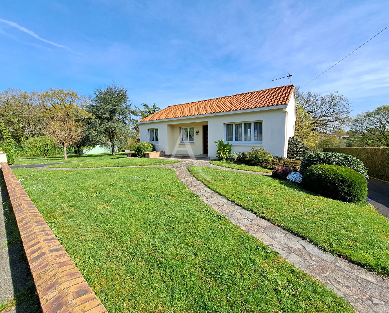 Photo Maison de 85m² sur une parcelle de 2640m² image 1/6