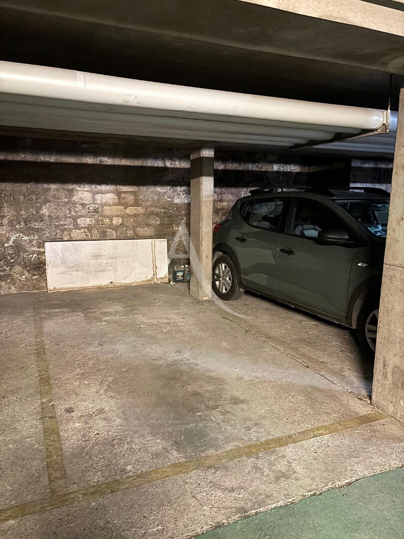 Photo Place de Parking /  42 rue Olivier Métra image 2/3