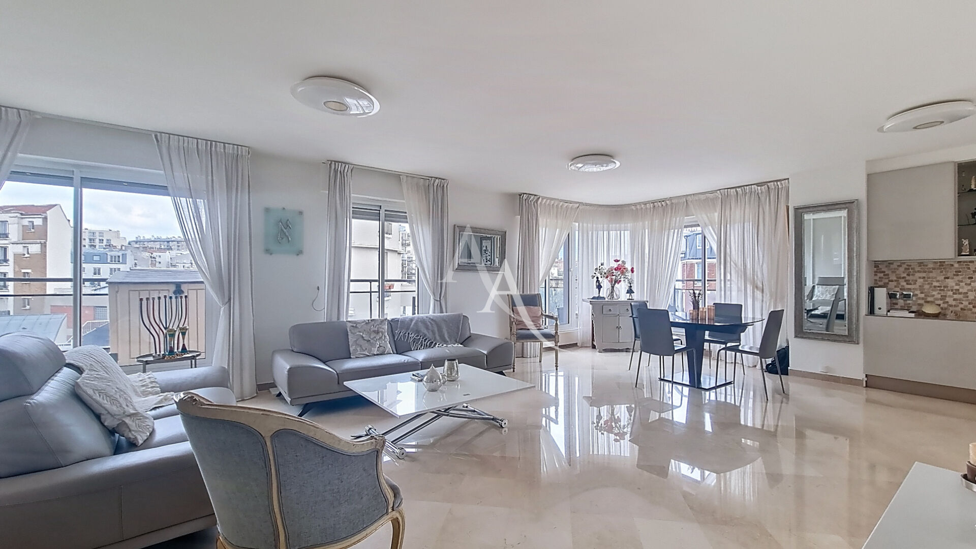 Photo Duplex  4/5 pièces d'exception au dernier étage avec Terrasse 32 m² image 2/6