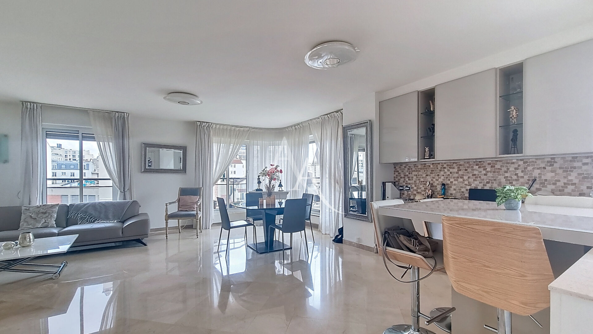 Photo Duplex  4/5 pièces d'exception au dernier étage avec Terrasse 32 m² image 3/6