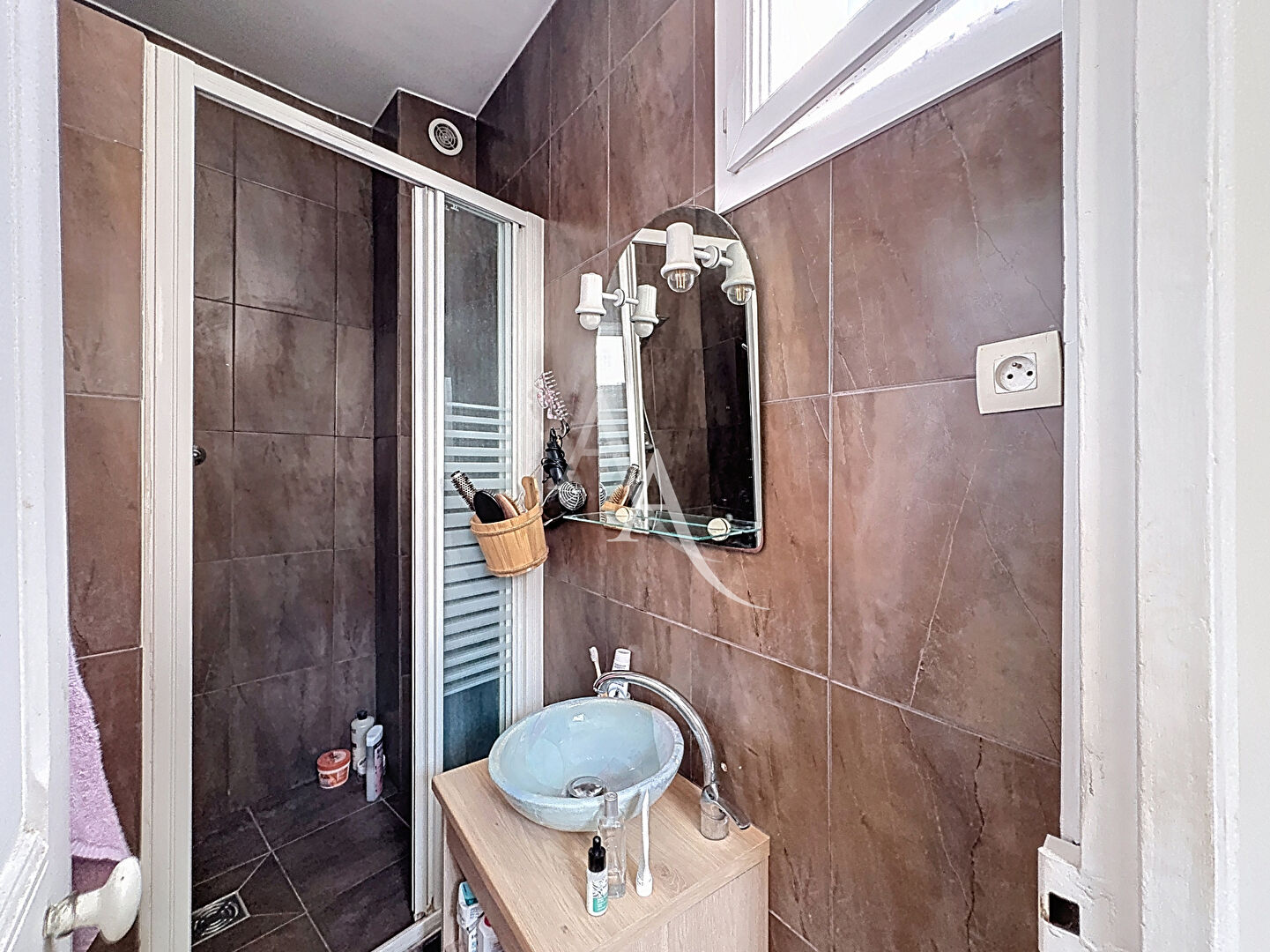 Photo 2 pièces - ancien sur cour calme - JOURDAIN image 5/5