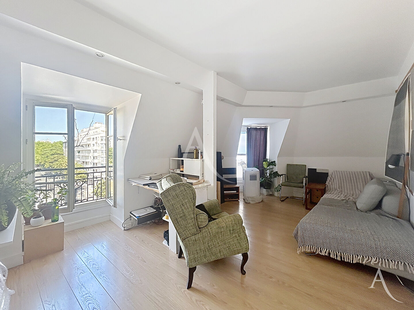 Photo Paris 20ème - Dernier étage avec vue dégagée ! image 1/5