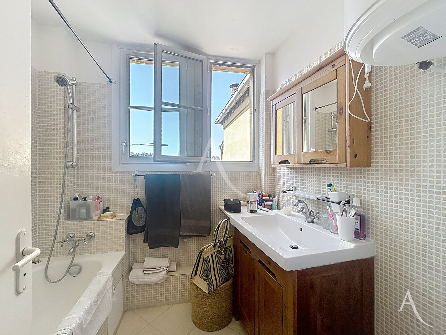 Photo Paris 20ème - Dernier étage avec vue dégagée ! image 3/5