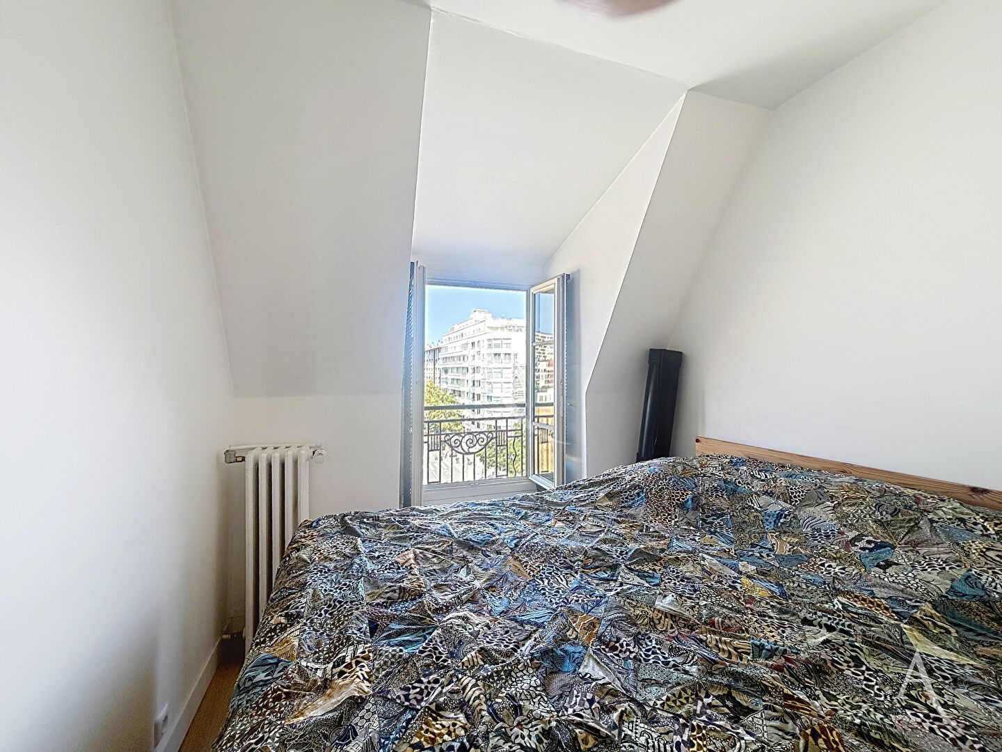 Photo Paris 20ème - Dernier étage avec vue dégagée ! image 4/5