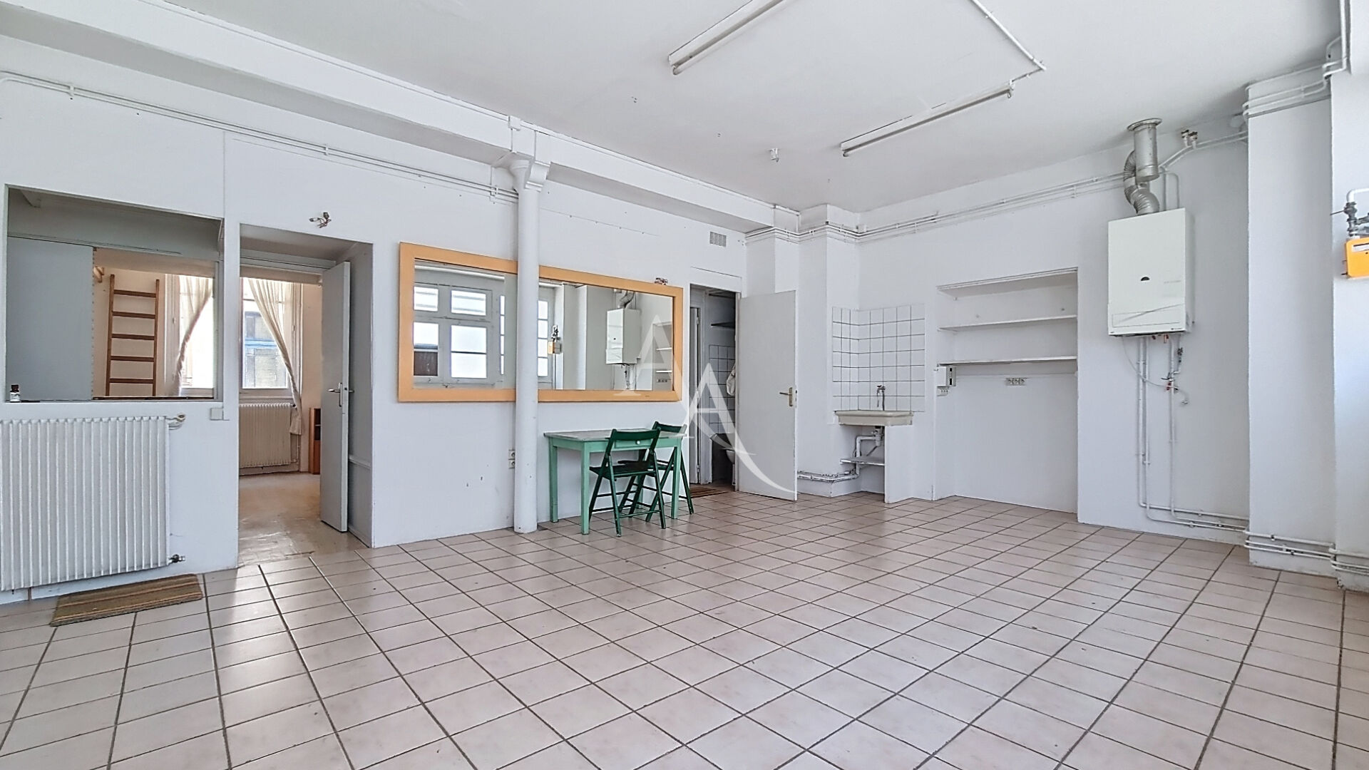 Photo Local lumineux et modulable en rez-de-chaussée - parfait pour activité libérale, atelier ou bureau image 2/6