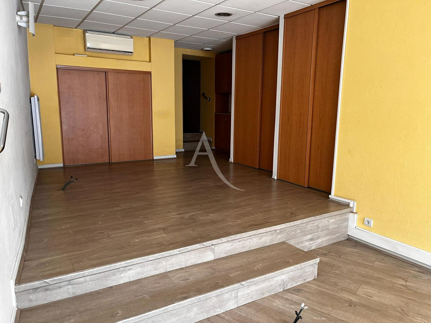 Photo Local commercial et appartement en plein centre de Rabastens ! image 2/6