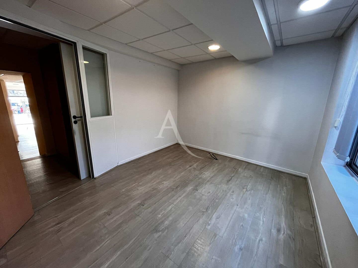 Photo Local commercial et appartement en plein centre de Rabastens ! image 4/6