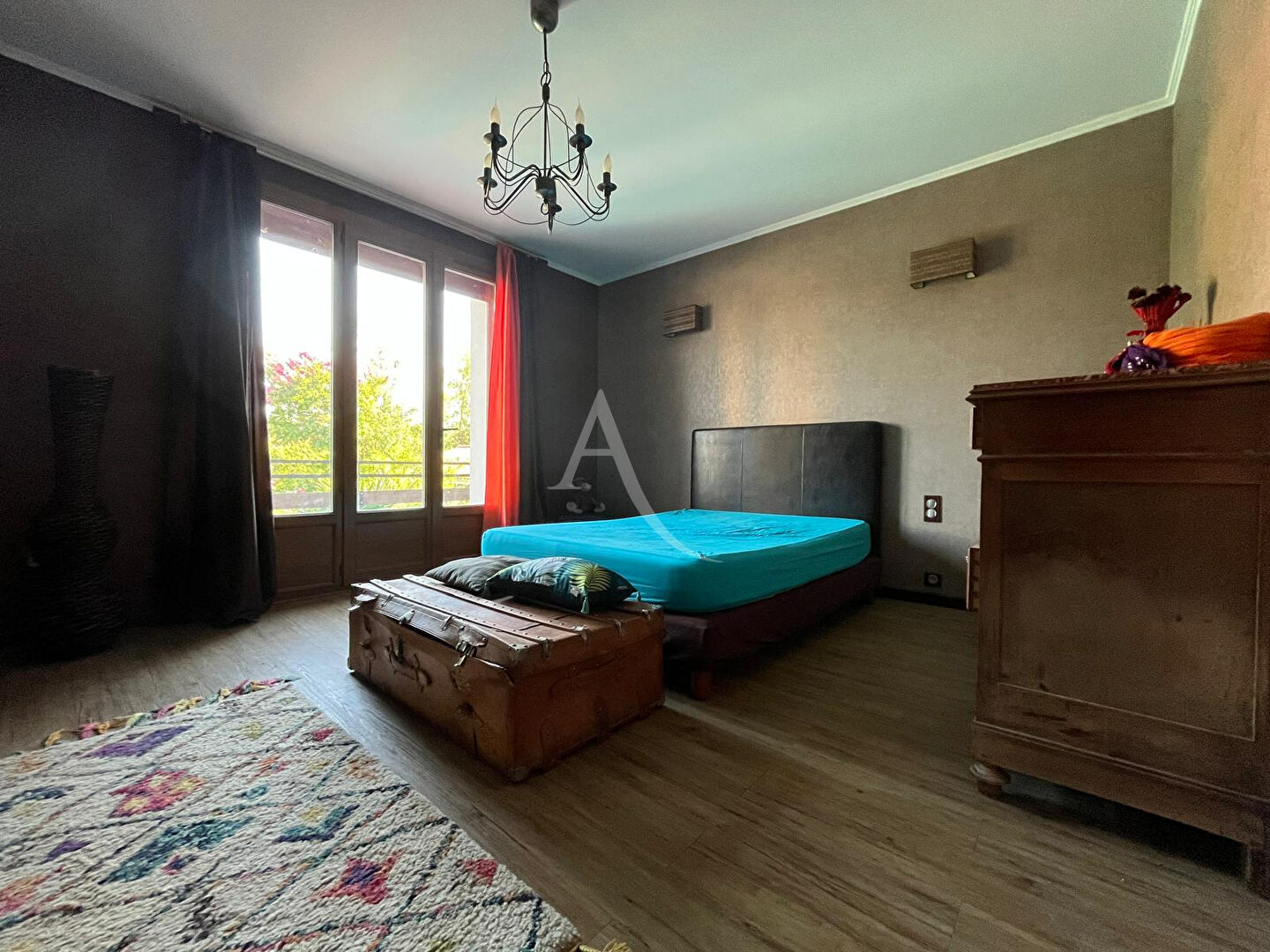 Photo Grande maison de 195m² avec 3 chambres sur la commune de Couffouleux ! image 6/6