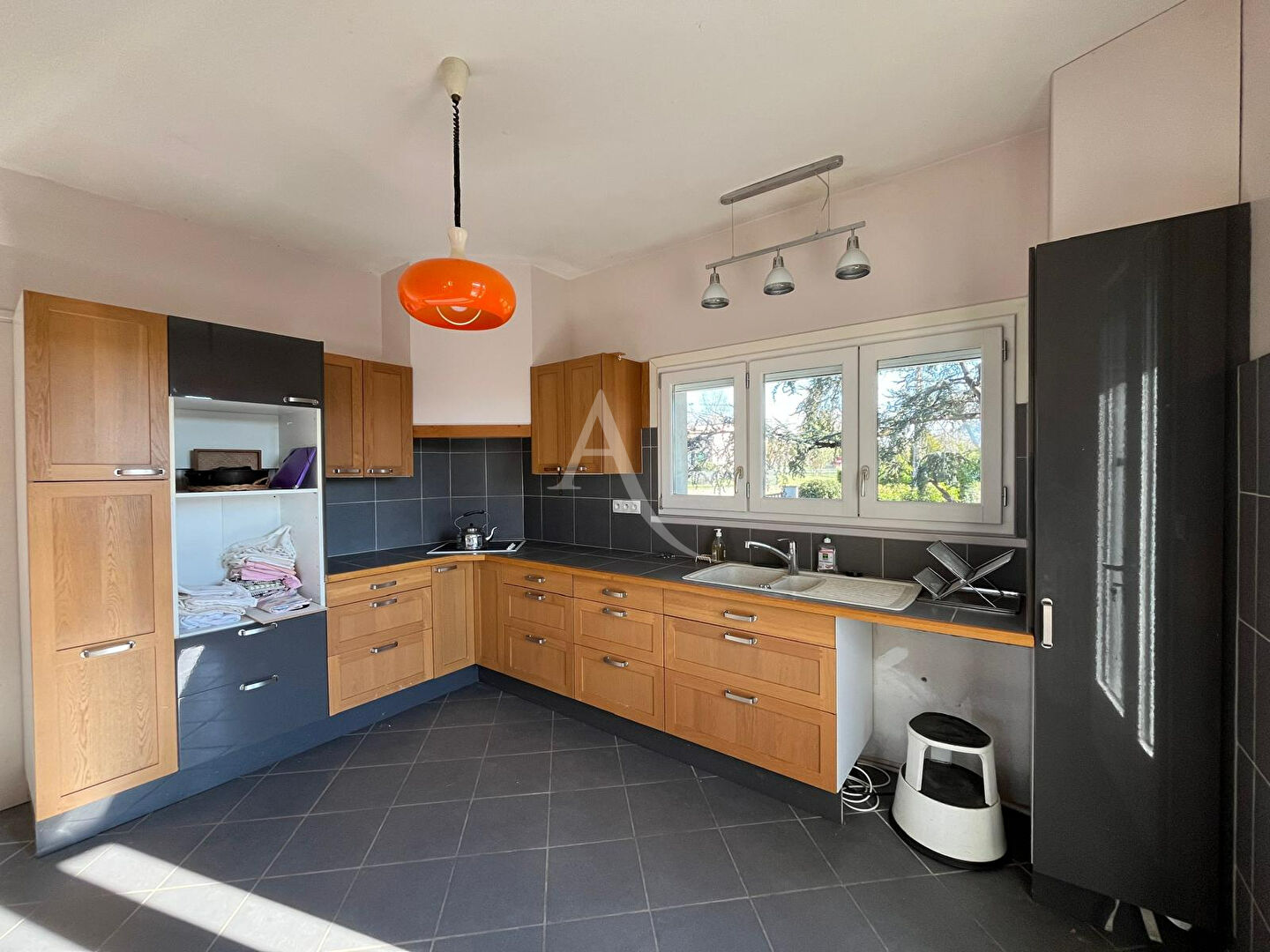 Photo Grande maison de 173m² avec 5 chambres sur la commune de Rabastens ! image 5/6