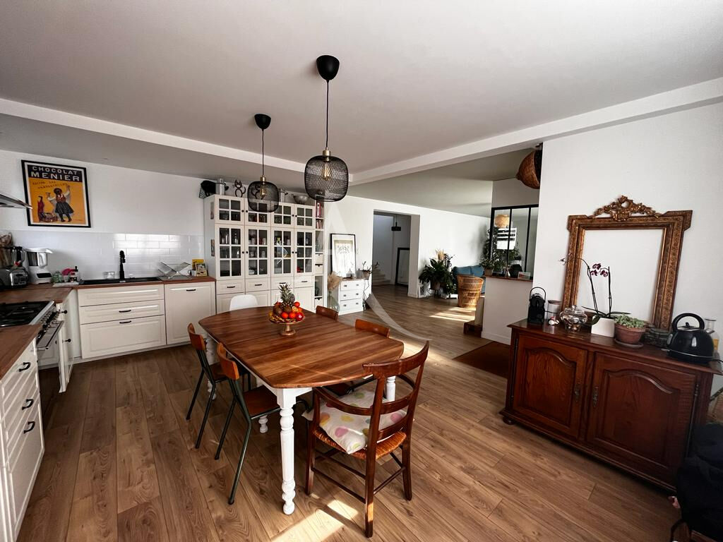 Photo Grande maison de 197m² avec 6 chambres à proximité de St-Sulpice la Pointe ! image 2/6