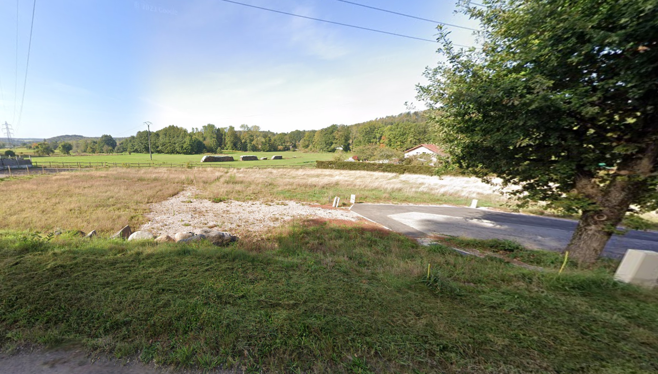 Photo Terrain constructible de 618 m2 image 1/5