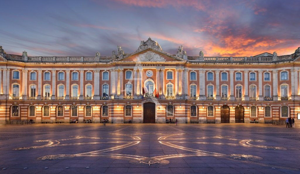 Agence immobilière de 
 LADRESSE TOULOUSE SAINT CYPRIEN - L'ADRESSE TOULOUSE ST CYPRIEN 
