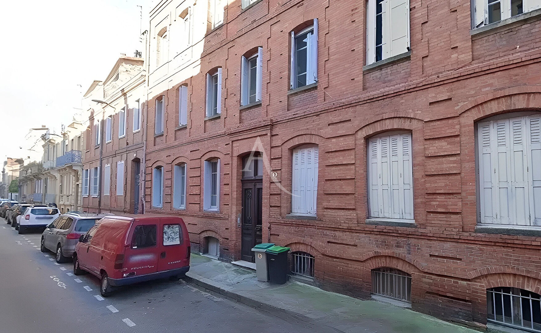 Agence immobilière de 
 LADRESSE TOULOUSE SAINT CYPRIEN - L'ADRESSE TOULOUSE ST CYPRIEN 
