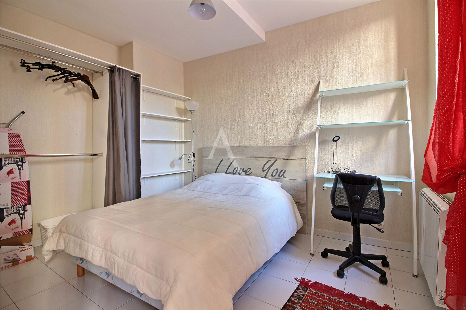 Agence immobilière de 
 LADRESSE TOULOUSE SAINT CYPRIEN - L'ADRESSE TOULOUSE ST CYPRIEN 
