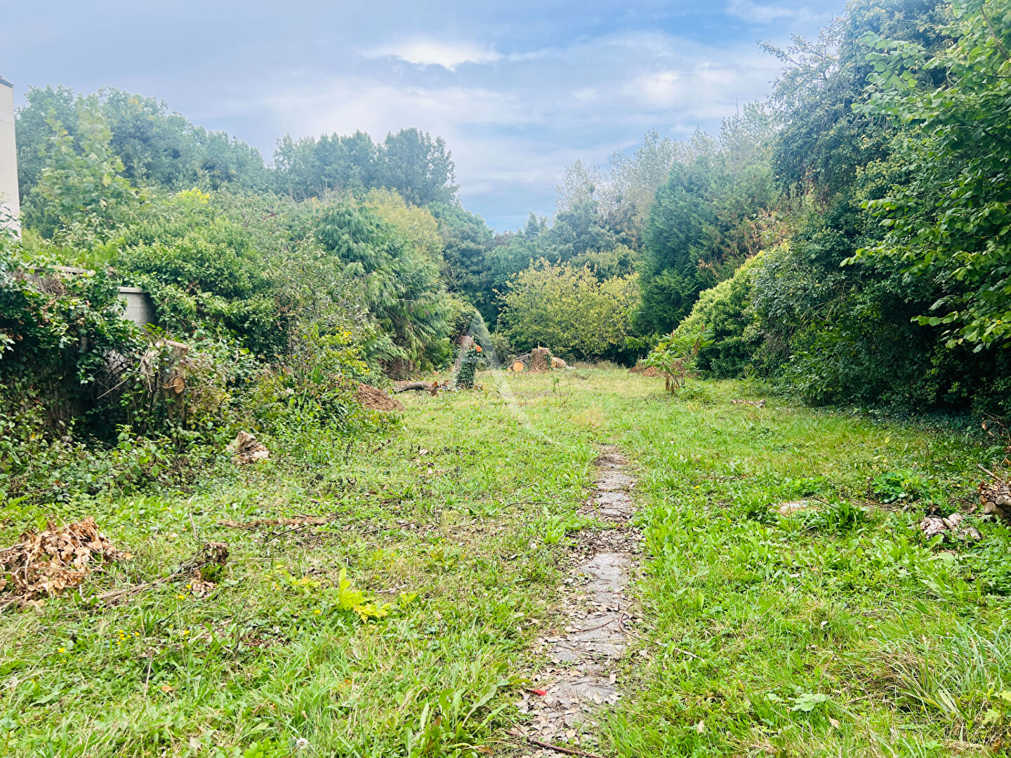 Terrain constructible de 1324m2 - Claye Souilly