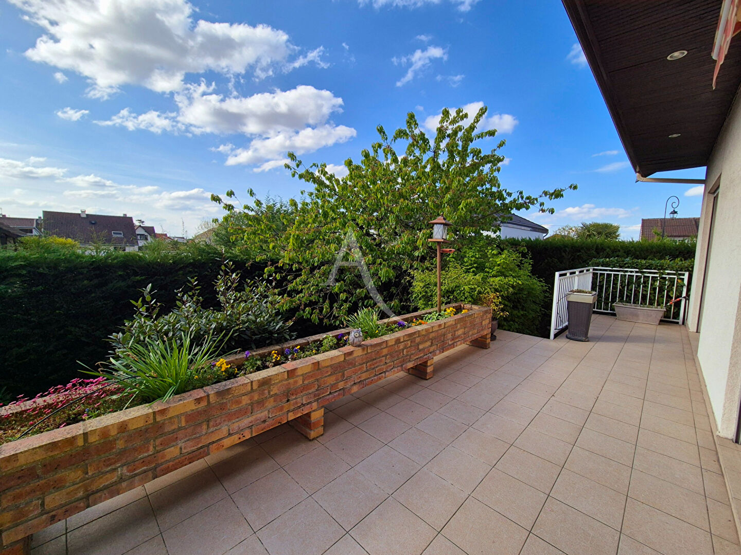 Photo Maison familiale avec JARDIN image 3/6