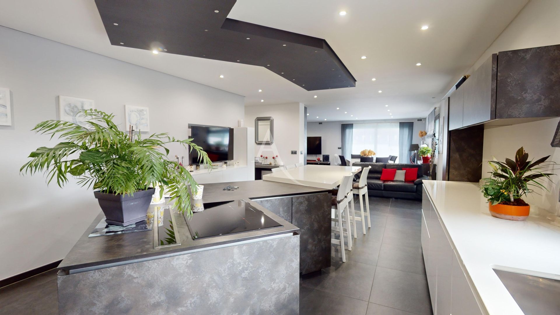 Vente maison 10 pièces 309 m²  - terrain de 800m2