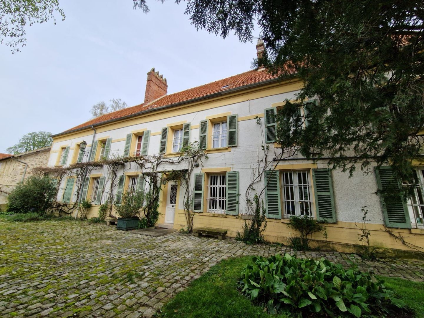 Photo Propriété de (434 m²) en vente près de Lizy image 5/6