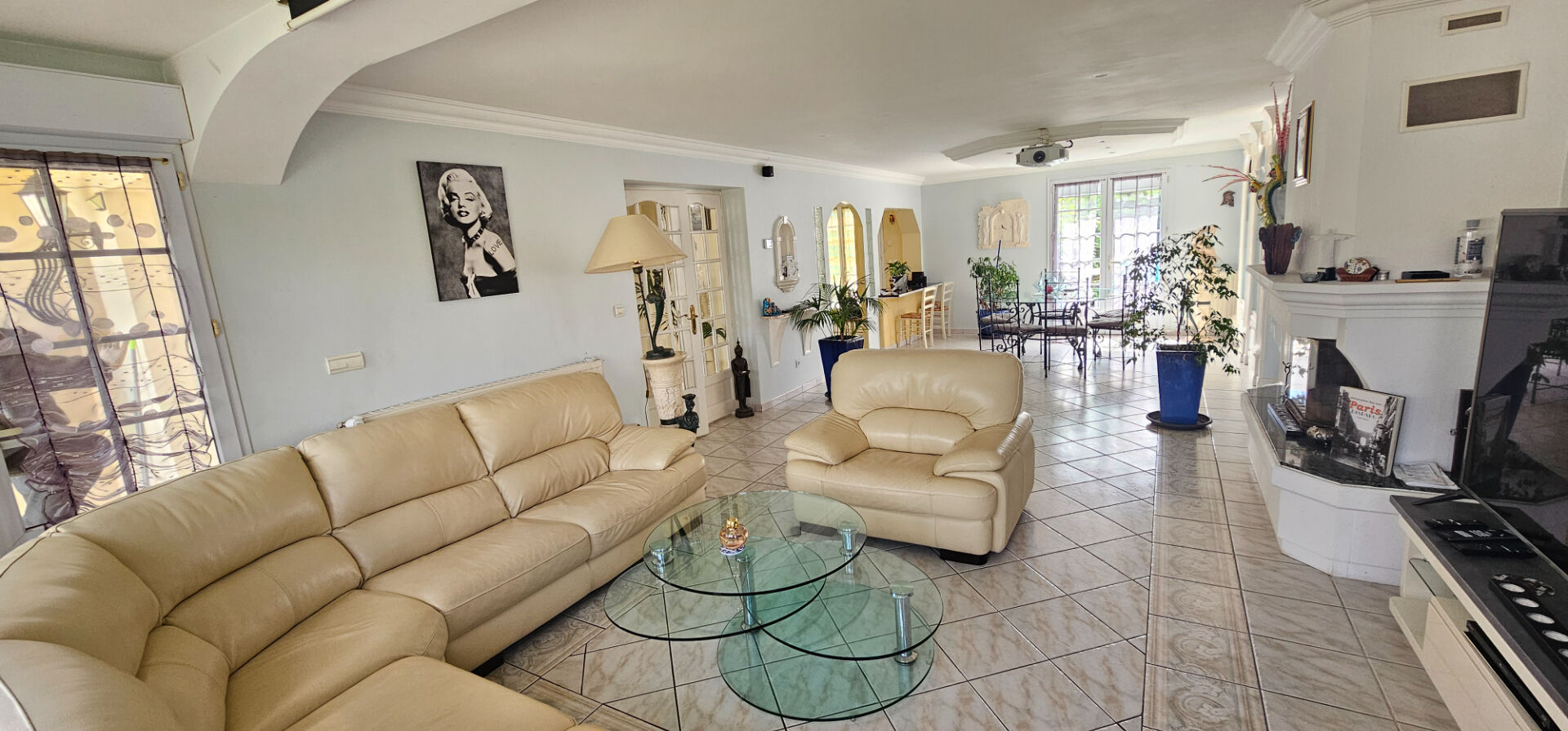 Photo BELLE DEMEURE A SAINT MESMES ( 265 M² ) image 3/6